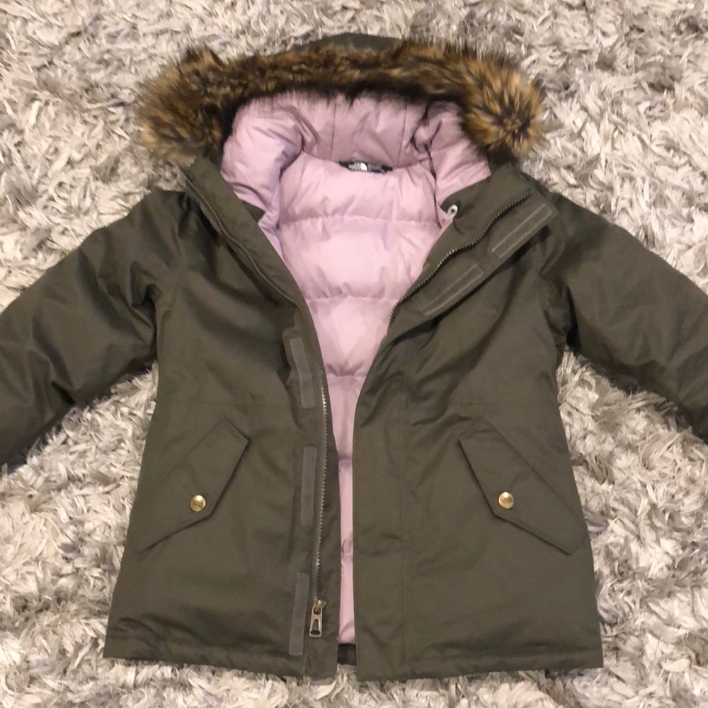 Like Brand new only worn 2 times North Face Coat kids